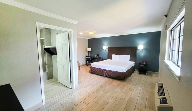 Premium King Bed Accessible