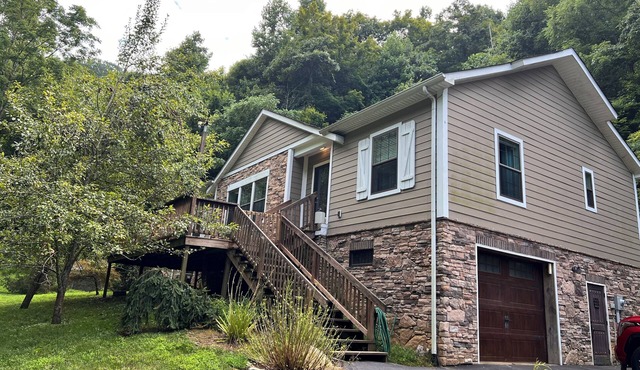 Rural Home with Private Walking Trails on 1400 Private Acres