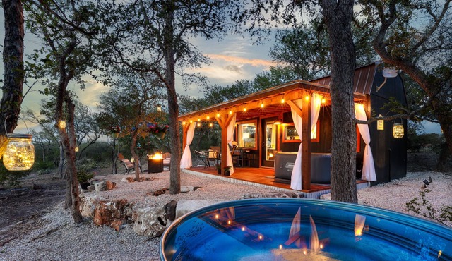 Starlight Escape | Romantic Tiny Home Retreat in Hondo