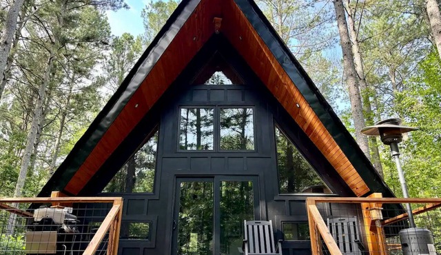 The Tiny Mansion: New A-Frame! Secluded, Great Getaway in Dahlonega!