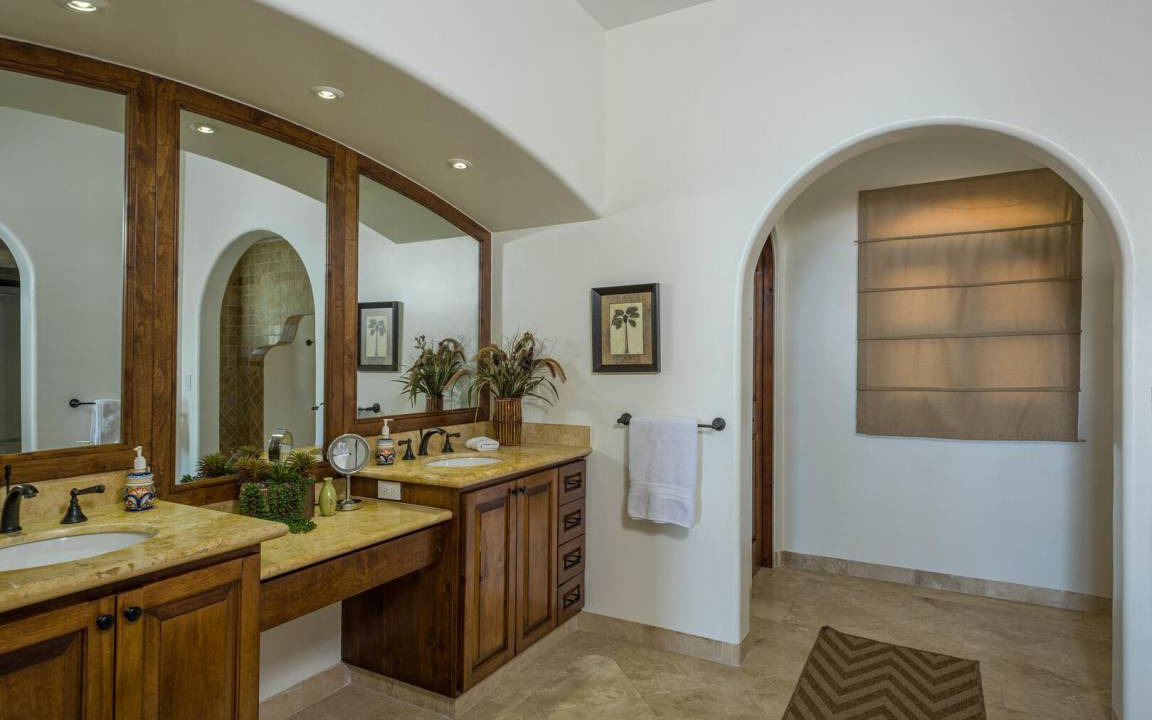 Photo of Bathroom in Buzzards