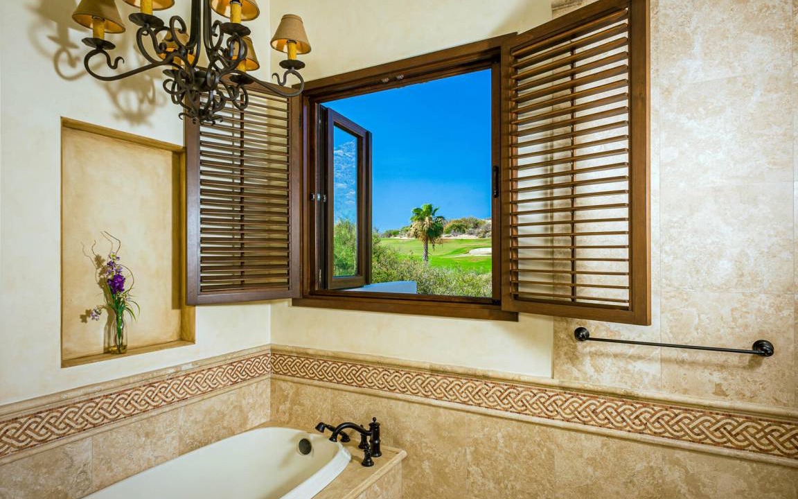 Photo of Bathroom in Buzzards