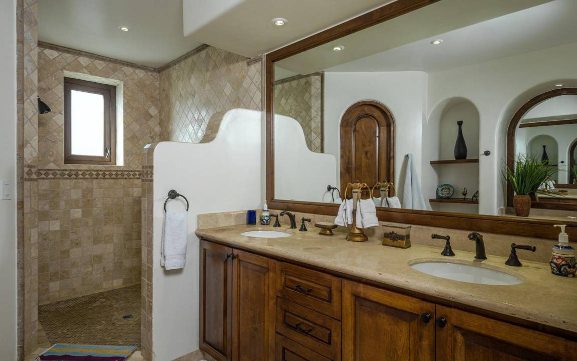 Photo of Bathroom in Buzzards