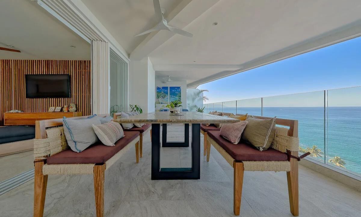 Photo of Patio Balcony in South Shore Hotel Area