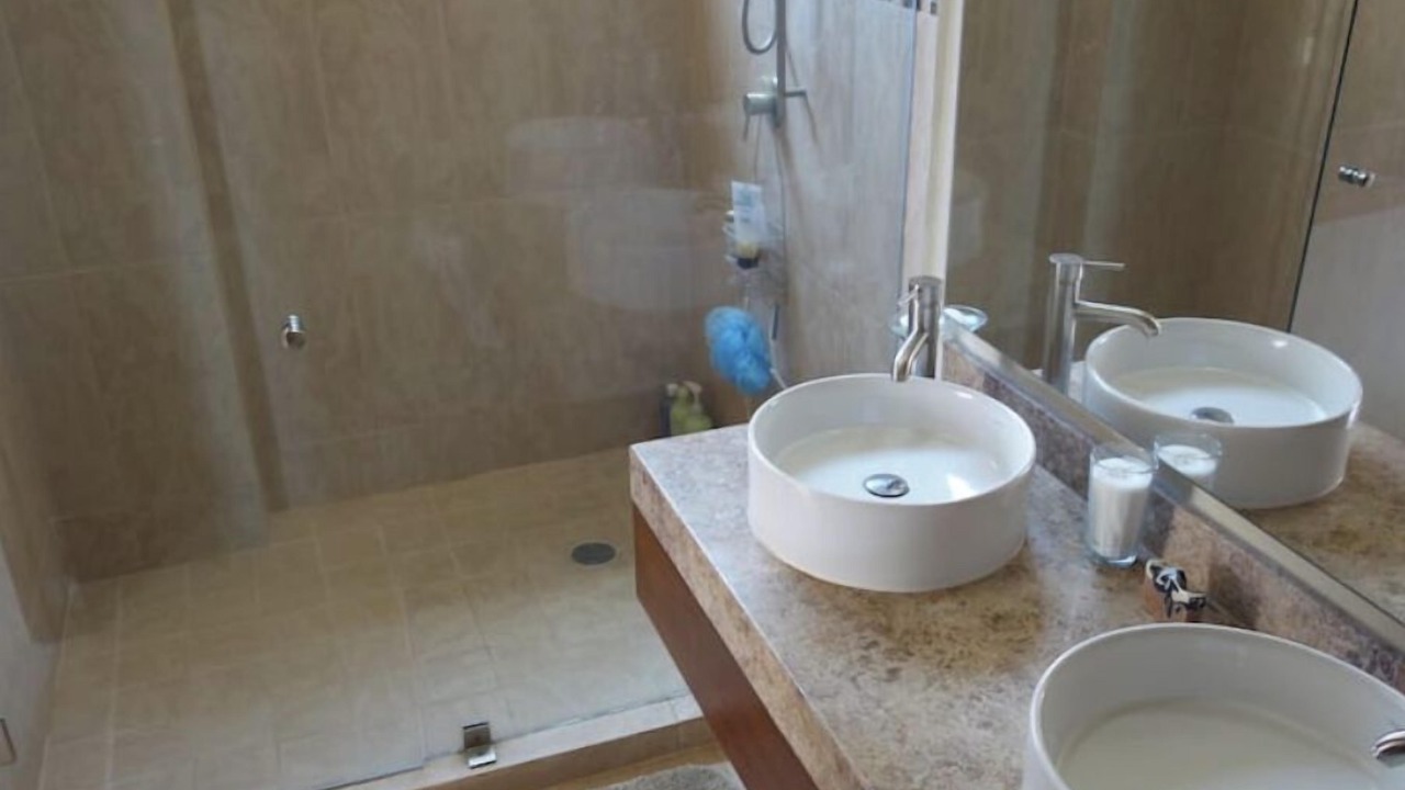 Photo of Bathroom in Romantic Zone