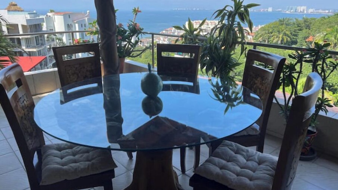 Photo of Outdoor in Romantic Zone