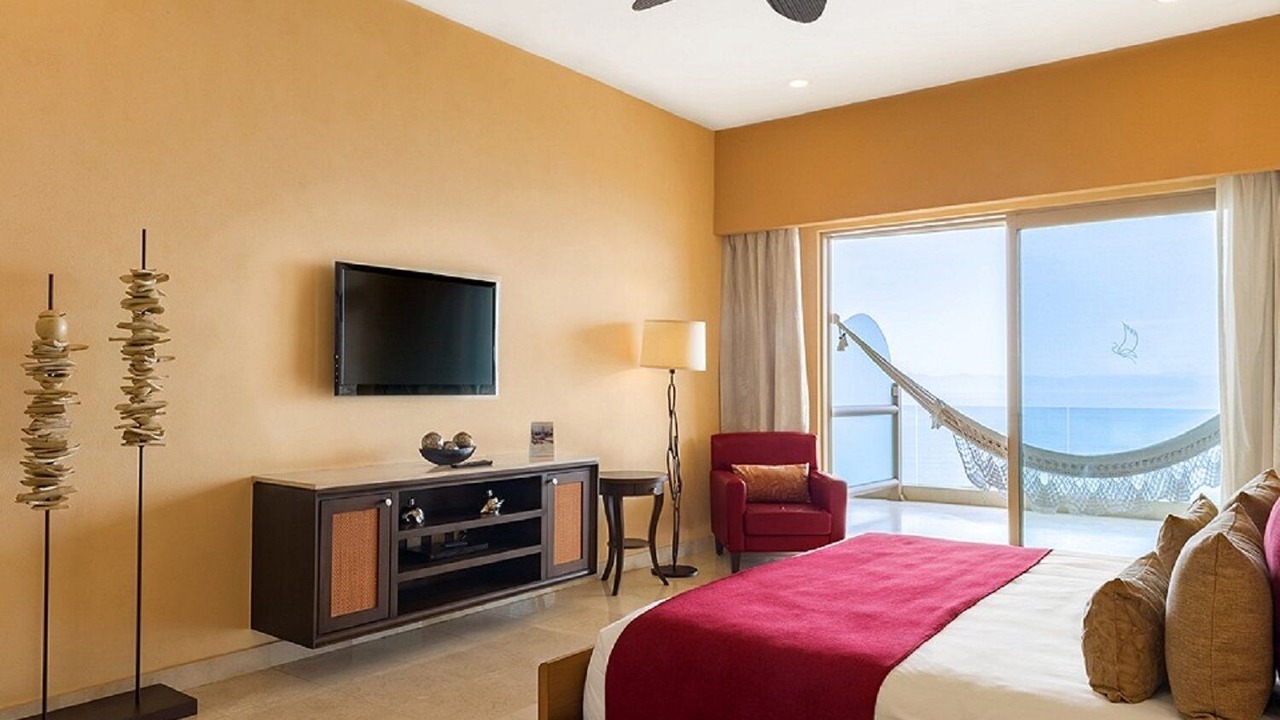 Photo of Bedroom in South Shore Hotel Area